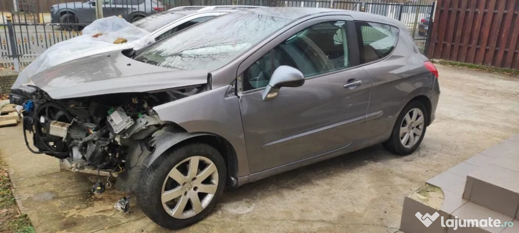 Dezmembrez Peugeot 308 Coupe 1.6 turbo 5FX 155 cai An 2010 112.000 km 