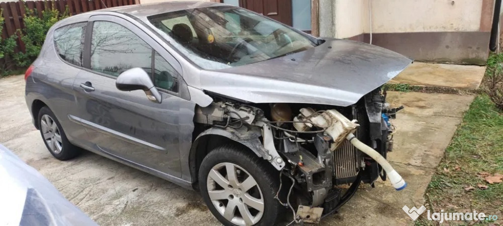 Dezmembrez Peugeot 308 Coupe 1.6 turbo 5FX 155 cai An 2010 112.000 km 