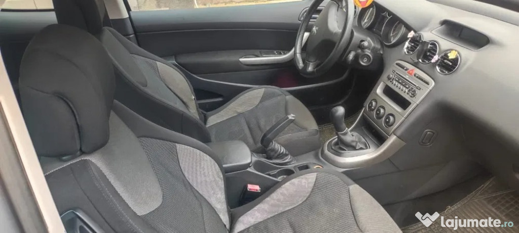 Dezmembrez Peugeot 308 Coupe 1.6 turbo 5FX 155 cai An 2010 112.000 km 