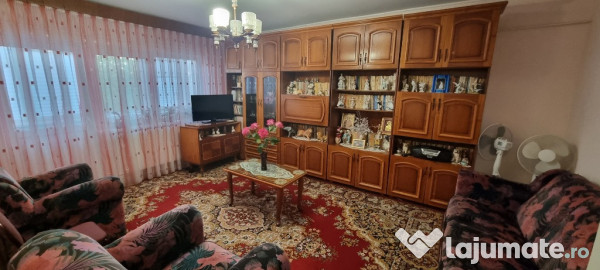 Apartament 4 camere et. 4 din 4 zona A central