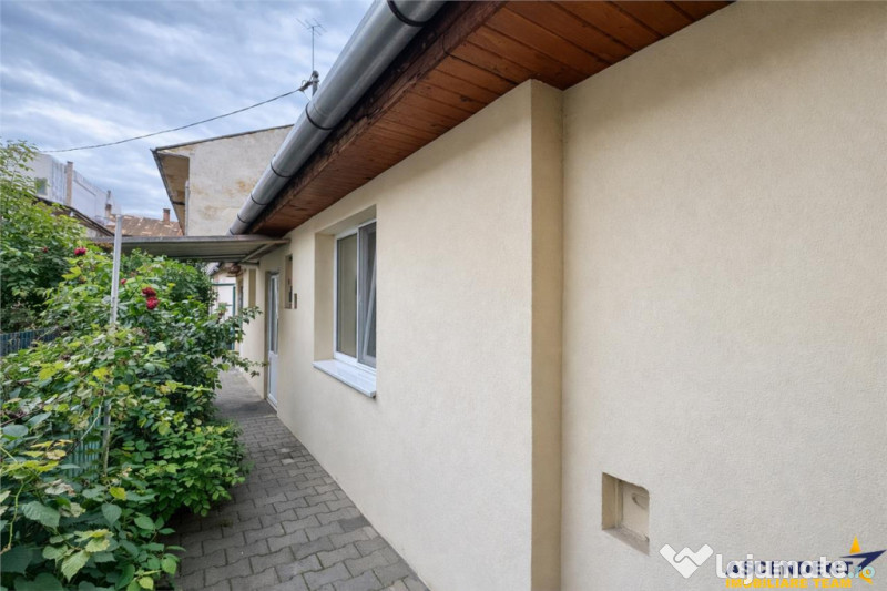 FILM Tur 3D!Casa cu 4 camere si curte, Central, Targu Mures. 