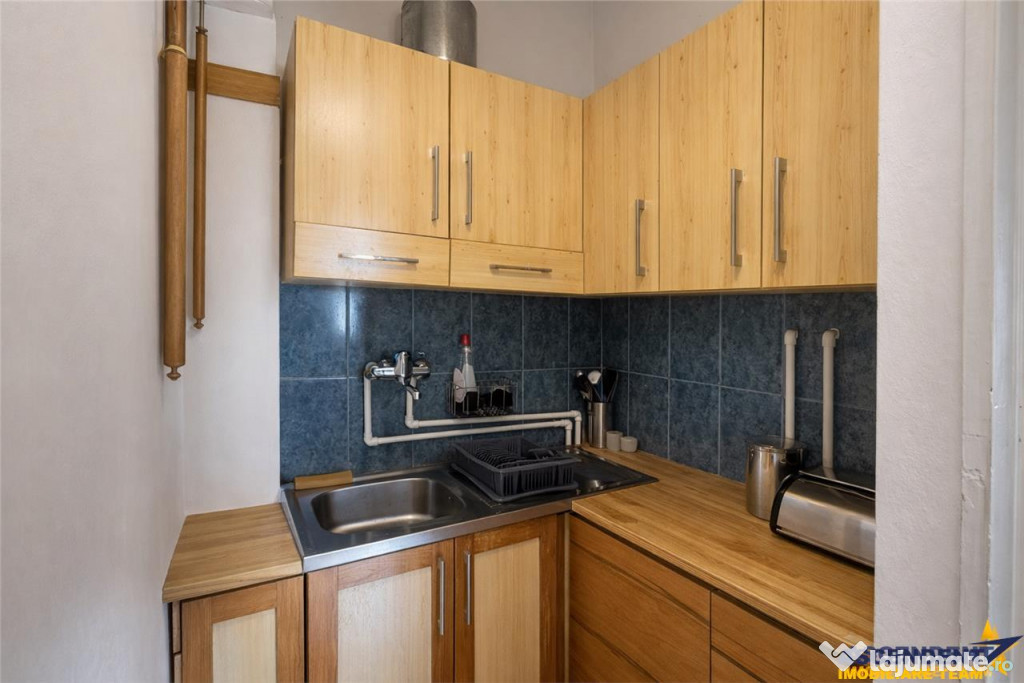 FILM Tur 3D!Casa cu 4 camere si curte, Central, Targu Mures. 