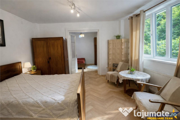 FILM Tur 3D!Casa cu 4 camere si curte, Central, Targu Mures. 