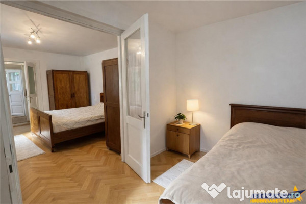 FILM Tur 3D!Casa cu 4 camere si curte, Central, Targu Mures. 