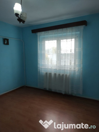 Apartament 4 camere conf. 1 decomandat Garii- Liber 