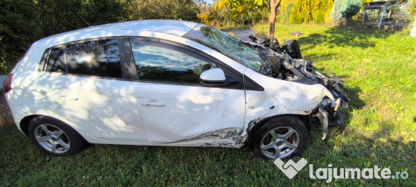 Fiat Bravo II Avariat pentru Piese sau reparatie 