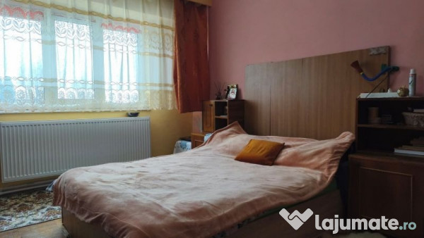 Apartament 4 camere in Simeria, zona 1 Decembrie, et 1 