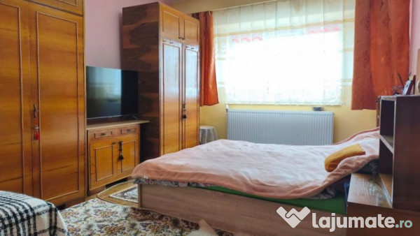 Apartament 4 camere in Simeria, zona 1 Decembrie, et 1 