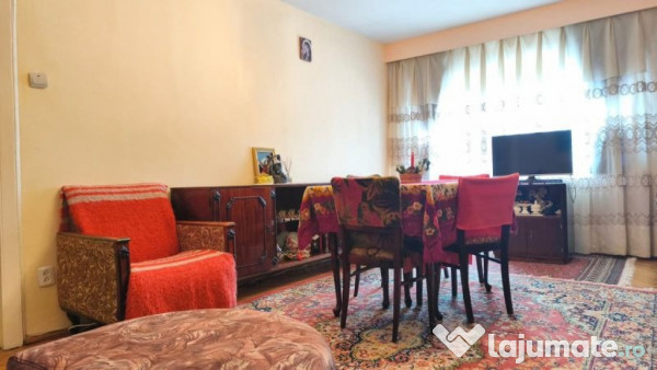 Apartament 4 camere in Simeria, zona 1 Decembrie, et 1 