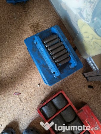 Sistem role transportoare si cric hidraulic 