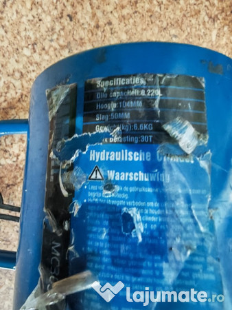 Sistem role transportoare si cric hidraulic 