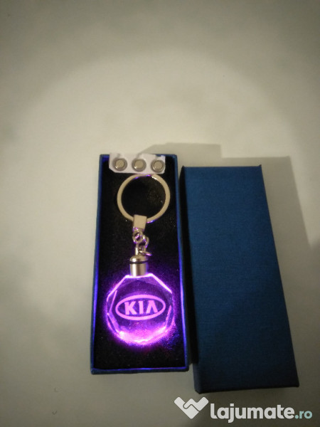 Breloc auto din cristal cu LED - Logo Kia 