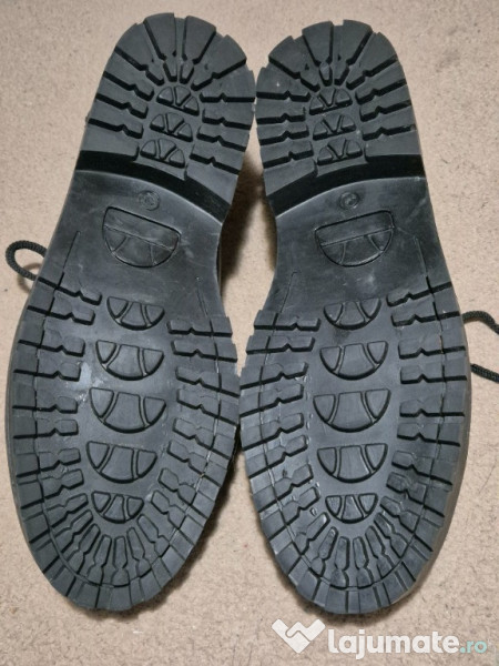 Pantofi barbatesti, piele naturala, 46, impecabili, noi, negri 