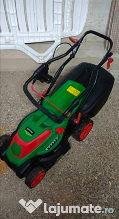 Masina de tuns iarbă 