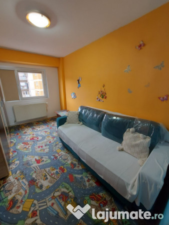 Apartament 3 camere Racadau , Parcul Trandafirilor.165000 E 