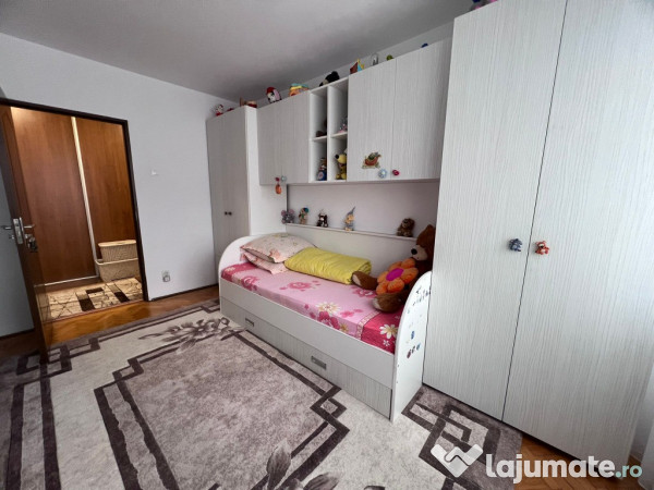 Apartament 3 camere, decomandat,zona Deva Mall/Baroul de avocati 