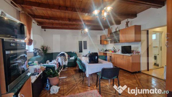 Casa cu teren 2464 mp, potential constructie blocuri, langa 