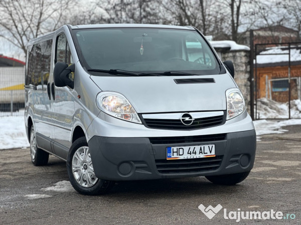 Opel Vivaro*autoturism 9 locuri*navigatie*2.0 D*aer conditionat*2010 