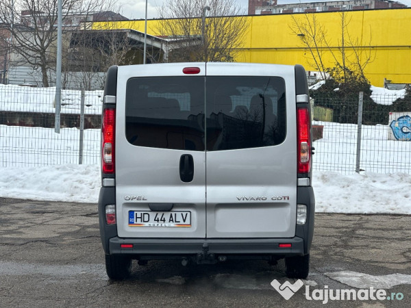 Opel Vivaro*autoturism 9 locuri*navigatie*2.0 D*aer conditionat*2010 