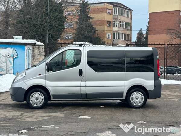 Opel Vivaro*autoturism 9 locuri*navigatie*2.0 D*aer conditionat*2010 