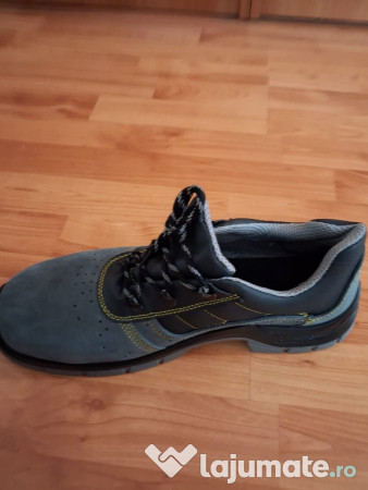 Pantofi munca nr. 48 