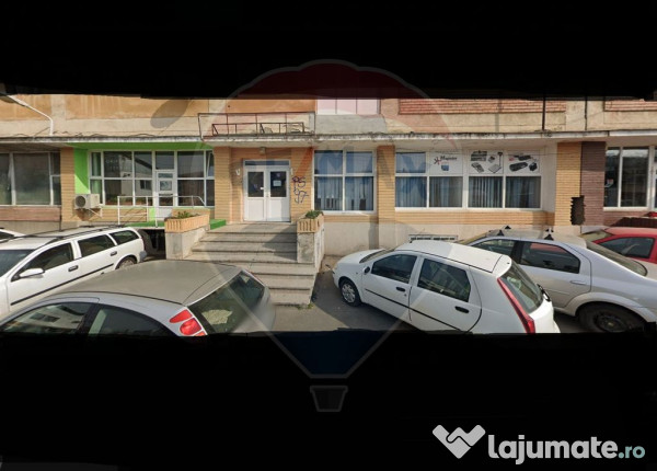 Spațiu comercial 455 metrii patrati Rovine