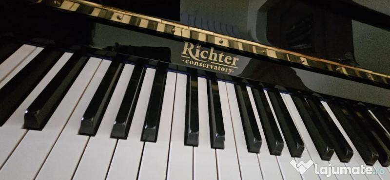 Pianina Richter Conservatory 
