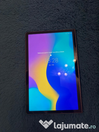 Tableta Yoga Tab 11 cu pen și husa incluse