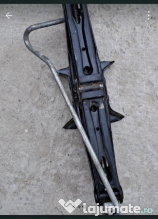 Cric foarfeca aproape nou 