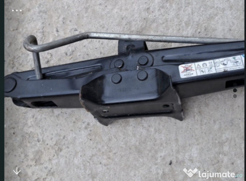 Cric foarfeca aproape nou 