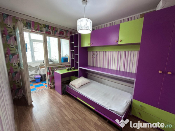 Apartament 3 camere confort 2 sporit, zona Viziru 1, etaj 3. 