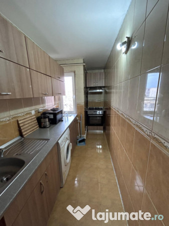 Apartament 3 camere confort 2 sporit, zona Viziru 1, etaj 3. 
