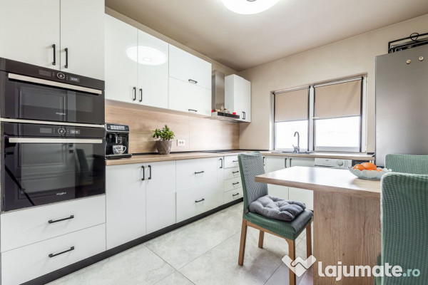 Doua case de vanzare la pret de una in Vladimirescu carti... 