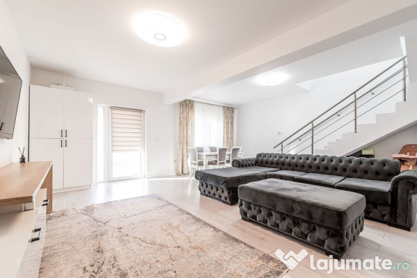 Doua case de vanzare la pret de una in Vladimirescu carti... 