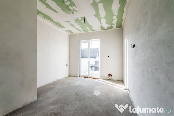 Doua case de vanzare la pret de una in Vladimirescu carti... 