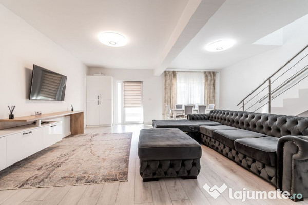 Doua case de vanzare la pret de una in Vladimirescu carti... 