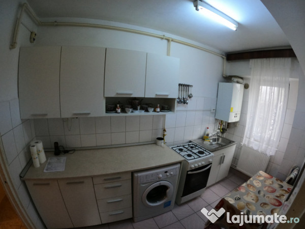 Apartament cu 3 camere la etajul 3/4 decomandat izolat termi 