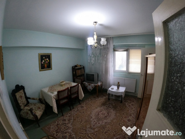 Apartament cu 3 camere la etajul 3/4 decomandat izolat termi 