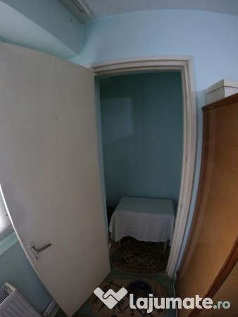 Apartament cu 3 camere la etajul 3/4 decomandat izolat termi 