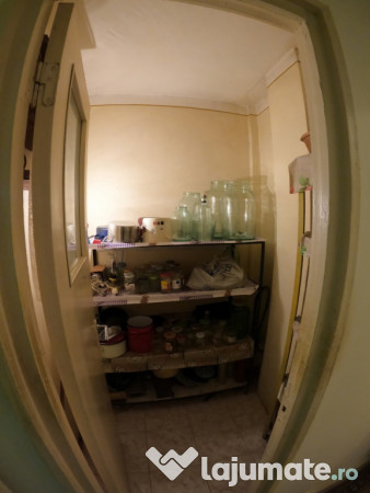 Apartament cu 3 camere la etajul 3/4 decomandat izolat termi 