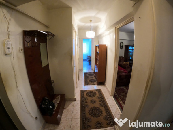 Apartament cu 3 camere la etajul 3/4 decomandat izolat termi 