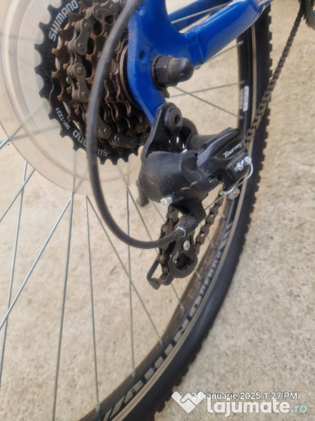 Bicicleta XFACT culoare albastru. 