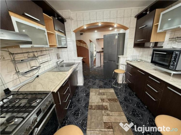 Inchiriez apartament 2 camere str. Mihai Bravu.