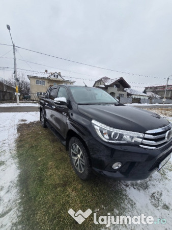 Toyota Hilux 2.4 D