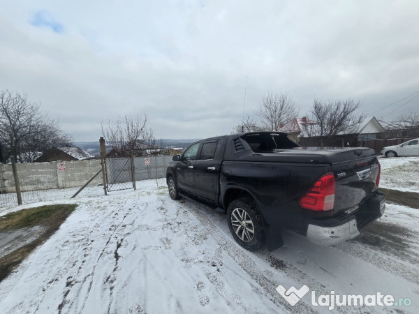 Toyota Hilux 2.4 D