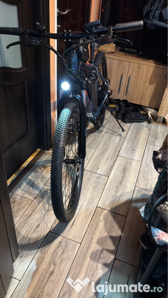 Bicicletă electrică 