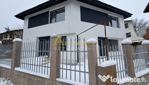 Casa de – pozitie excelenta, in centrul comunei! 