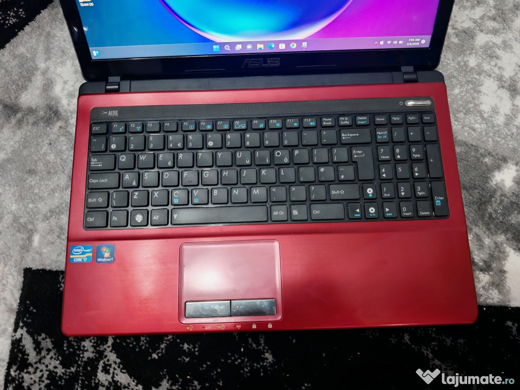 Laptop Asus cu procesor i7 