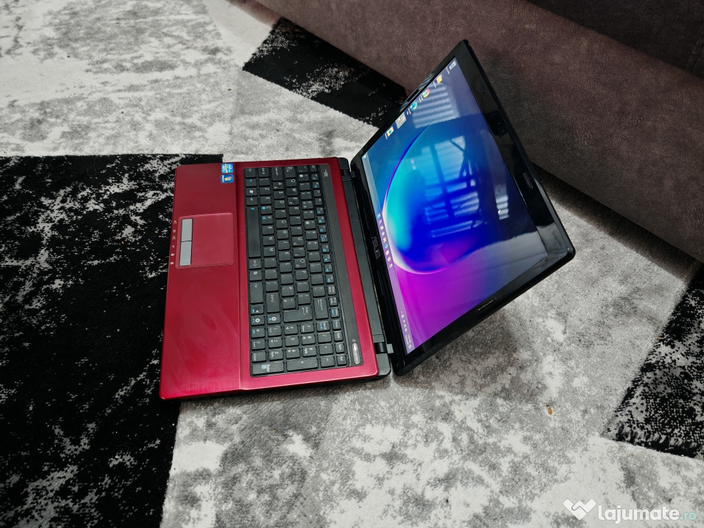 Laptop Asus cu procesor i7 