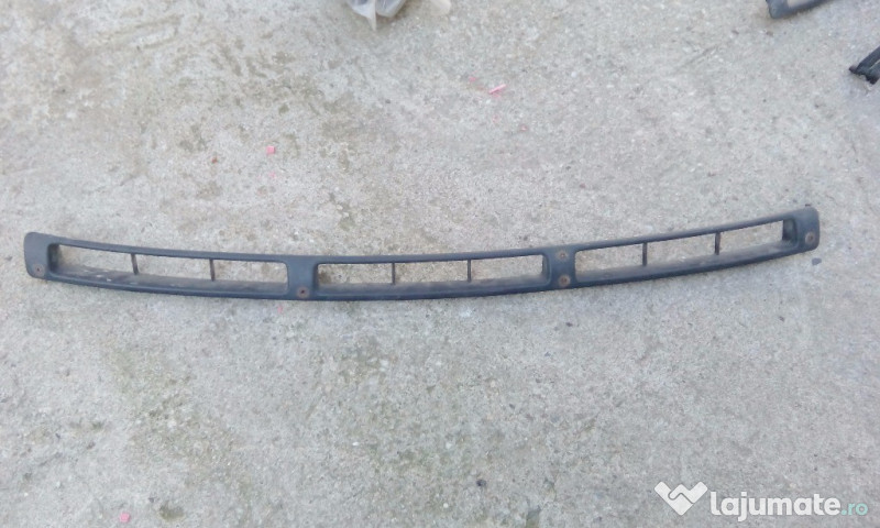 Grile din bara Opel Astra G 